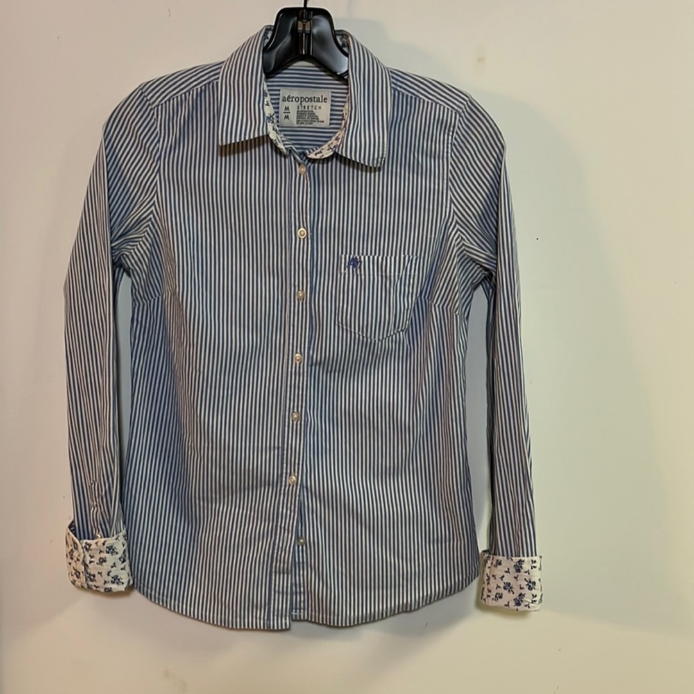 Aeropostale women’s stripe button down stretch cotton long sleeve shirt. S…